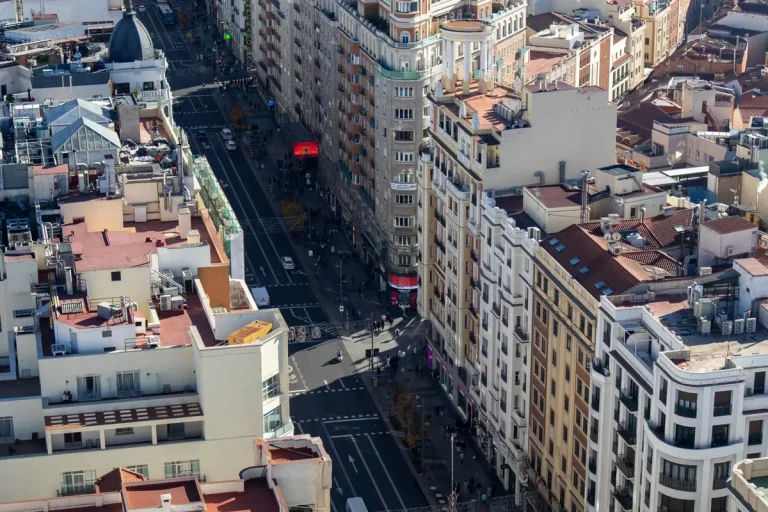 Enviar repuestos a España: piezas de auto, maquinaria y electrónica