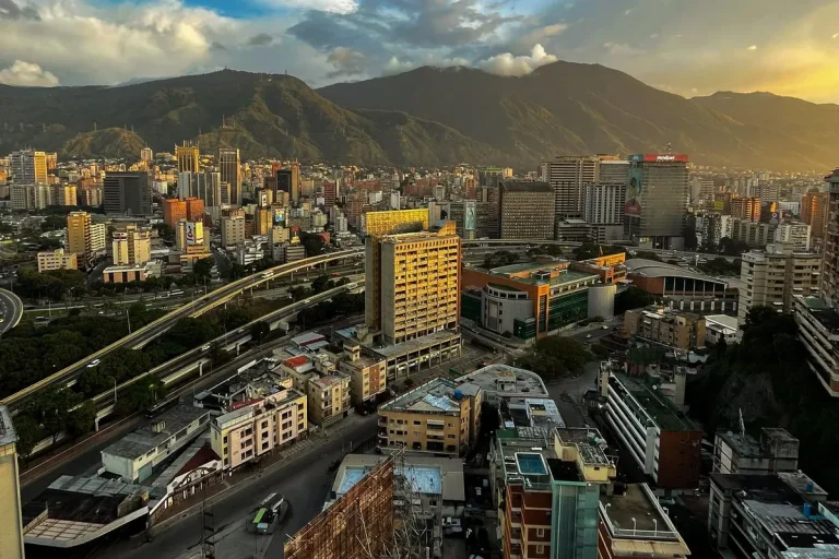 Enviar repuestos a Venezuela: piezas de auto, maquinaria y electrónica